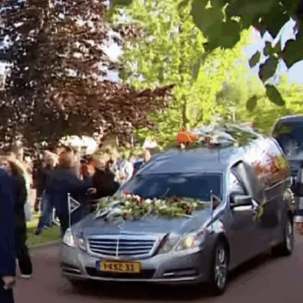 Enorme ophef om gebeurtenis tijdens stille tocht voor Emma en Jeffrey: &rdquo;Respectloos&rdquo;