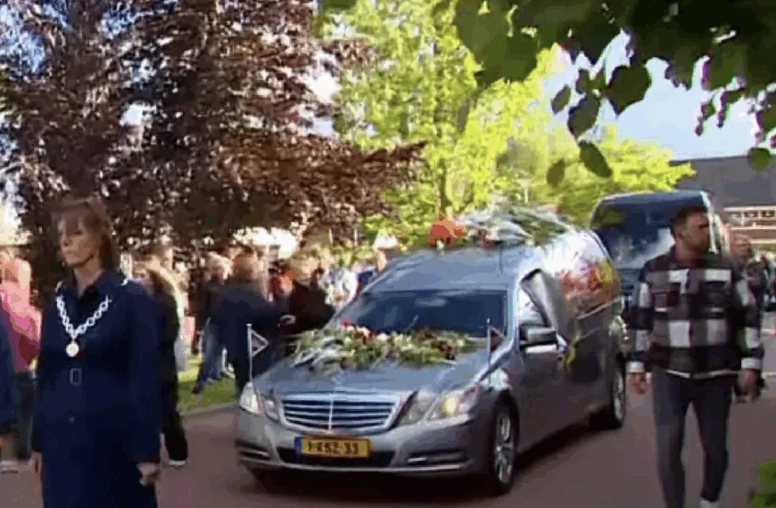 Enorme ophef om gebeurtenis tijdens stille tocht voor Emma en Jeffrey: &rdquo;Respectloos&rdquo;