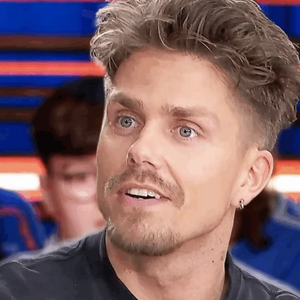 Andr&eacute; Hazes heeft een nieuwe vriendin (24) en dat is de dochter van een bekende volkszanger