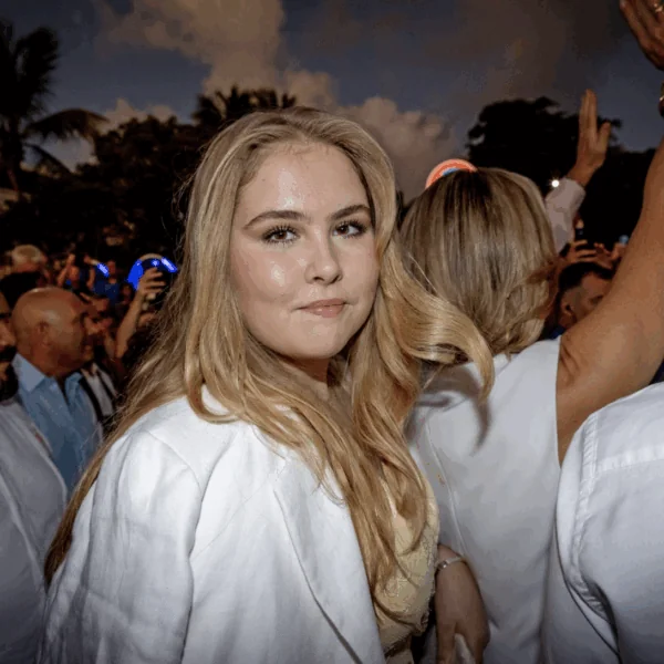 Amalia heeft een bijna 10 jaar oudere nieuwe vriend en dat is een hele bekende