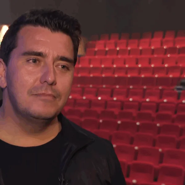 Jan Smit moet per direct vertrekken bij De Toppers en worden vervangen door deze zanger