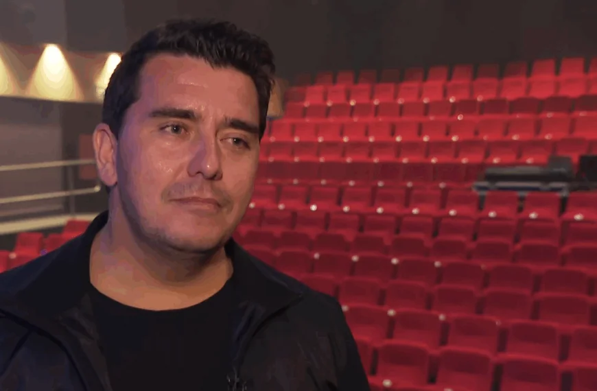 Jan Smit moet per direct vertrekken bij De Toppers en worden vervangen door deze zanger