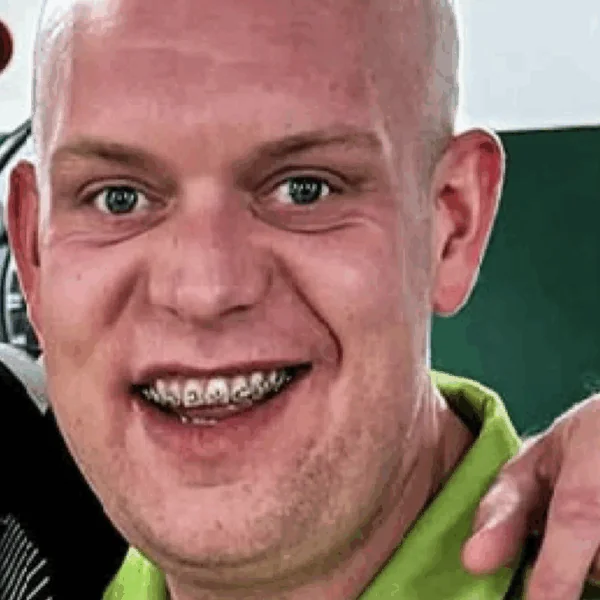 Michael van Gerwen gespot met nieuwe vriendin en dat is een hele bekende