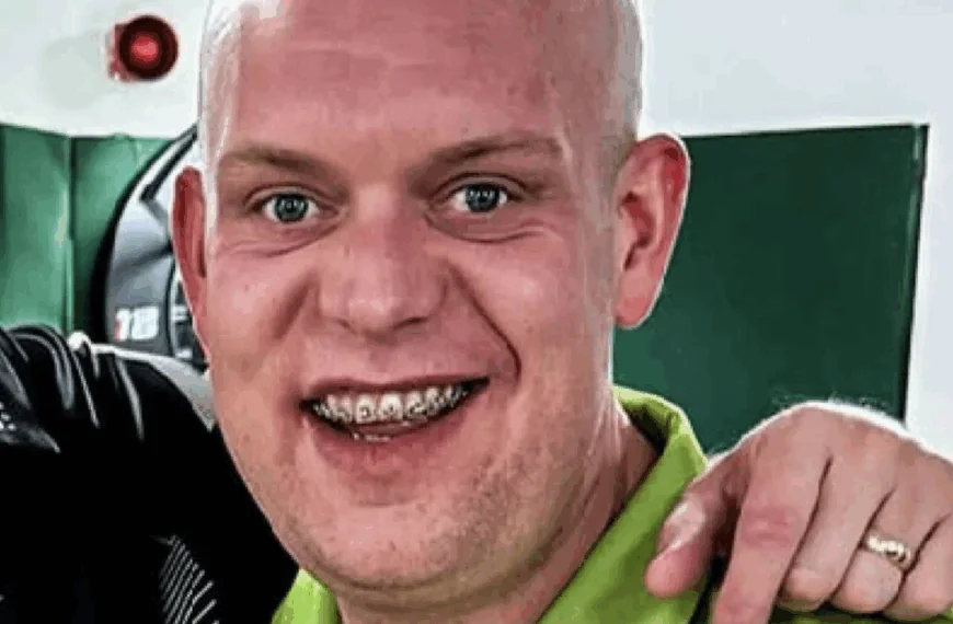 Michael van Gerwen gespot met nieuwe vriendin en dat is een hele bekende