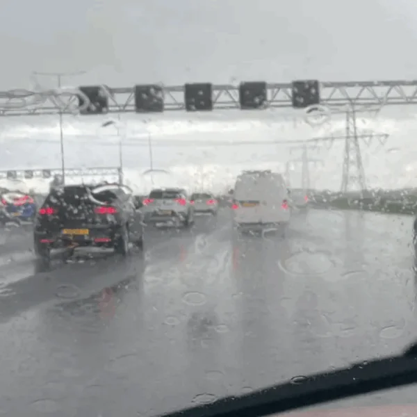 Weerman kondigt noodweer aan: Hier gaat het zometeen onweren, regenen en hagelen