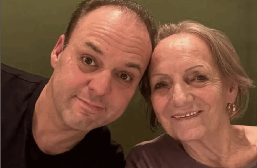 Frans Bauer neemt ontroerende beslissing voor moeder Wies