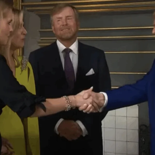 Wereldwijd ophef door foto van Donald Trump met Willem Alexander, Máxima en Amalia: ‘Dit klopt niet!’