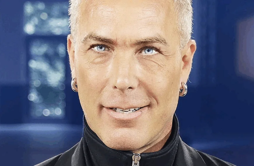 Rogier Smit is helemaal van de kaart, verklaart de liefde aan prinses Beatrix en begint op straat keihard te huilen