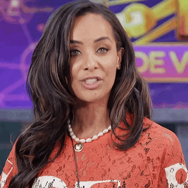 Shownieuws-presentator ontslagen en DIT is de reden