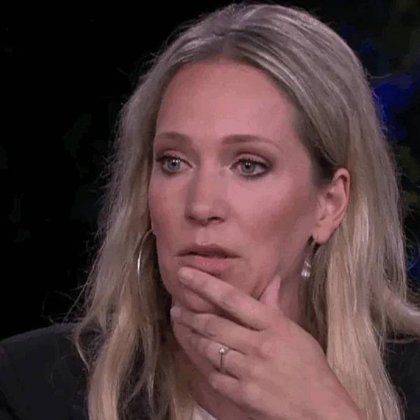 Door haar moedige besluit om het zwijgen te doorbreken, slaagt H&eacute;l&egrave;ne Hendriks erin om iedereen sprakeloos achter te laten