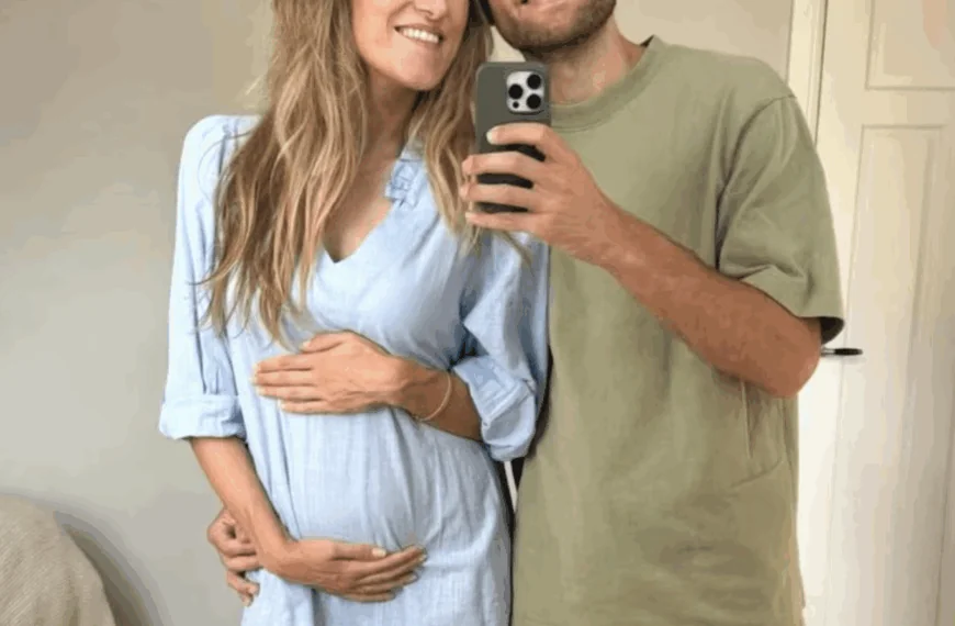 Suzan Stortelder deelt trots babybuik-foto: &ldquo;Al over de helft van mijn zwangerschap&rdquo;