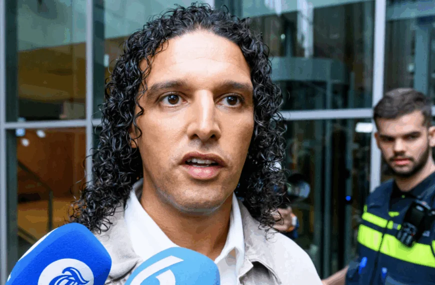 Ali B doet het ondenkbare en is stiekem vertrokken: &lsquo;Daar is g&eacute;&eacute;n uitleveringsverdrag!&rsquo;