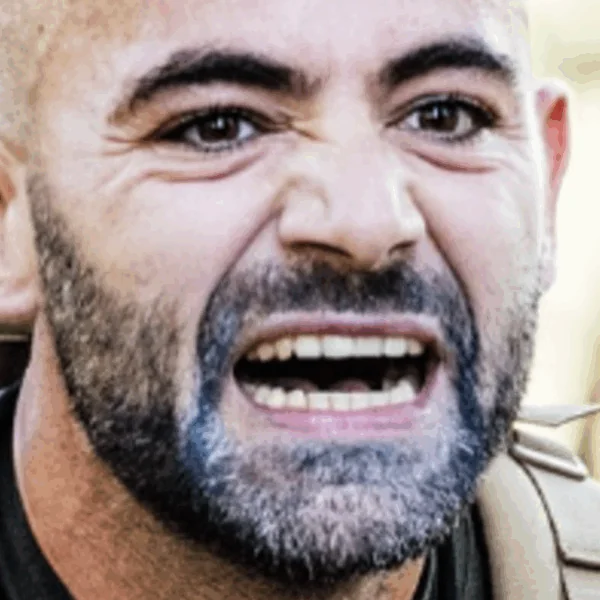 Jo Hens krijgt heftige boodschap van dokter: &acute;Bijna in twee gebroken&acute;