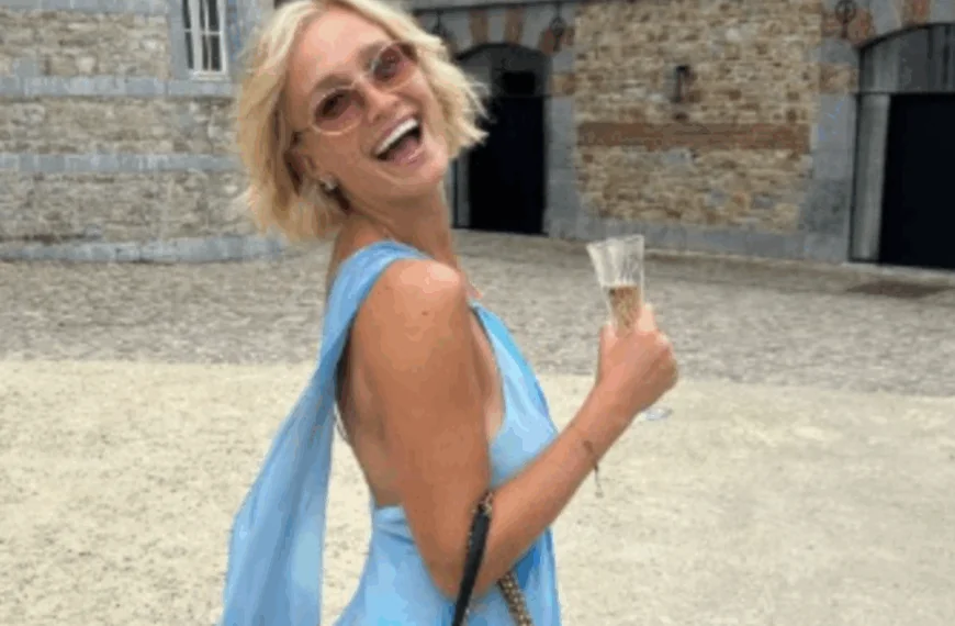 Julie Vermeire pakt uit met verrassende outfit tijdens bruiloft: &acute;Oogstrelende charme&acute;