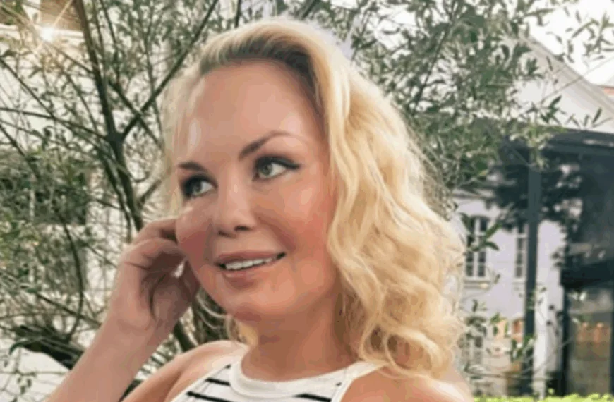 Lesley-Ann Poppe stopt met bedrijf na schandaal met beautyschool: &acute;Dit doet echt pijn&acute;