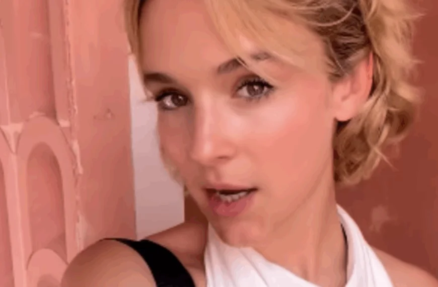 Pommelien Thijs verbaast vriend en vijand met nieuw nummer &ndash; &ldquo;Hier neemt ze een groot risico&rdquo;