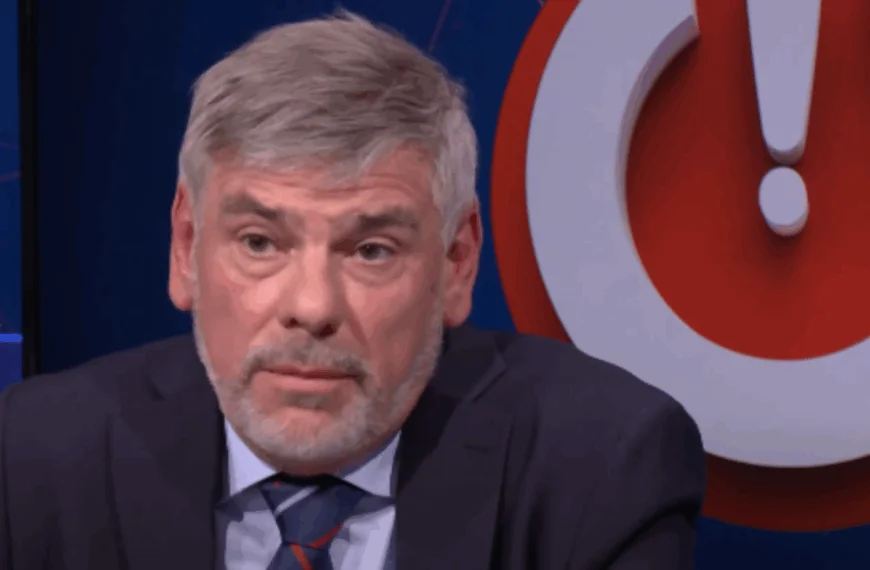 Filip Dewinter loopt constant met wapen op straat &ndash; &ldquo;Daarom mag hij dat wel en jij niet&rdquo;