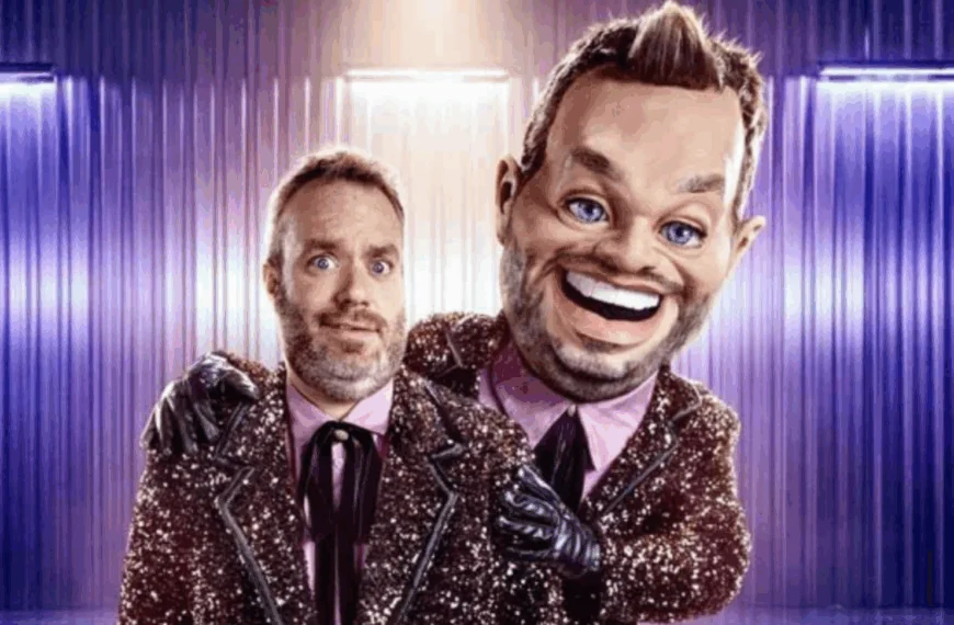 Masked Singer-kijkers weten nu al zeker wie in dit pak zit – “Die bewegingen en dat accent?”