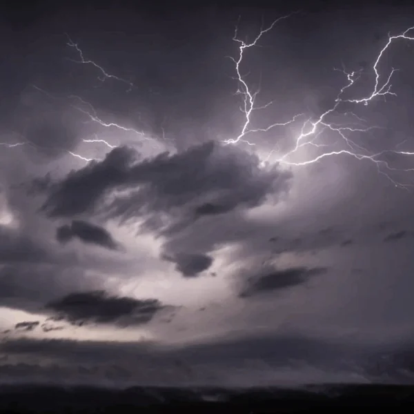 KNMI waarschuwt inwoners in vier provincies voor zwaar noodweer