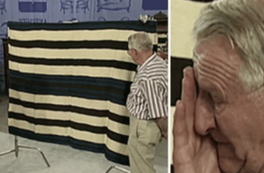 Bejaarde man neemt versleten dekentje mee voor taxatie en schrikt zich een hoedje