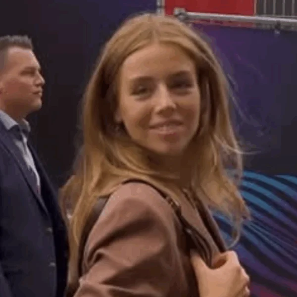 Prinses Alexia&rsquo;s benen veroorzaken felle discussie online en op tv: &ldquo;Is ze echt zoveel dunner?&rdquo;