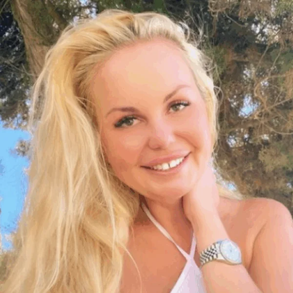 Veel reacties na pikante foto van Lesley-Ann Poppe