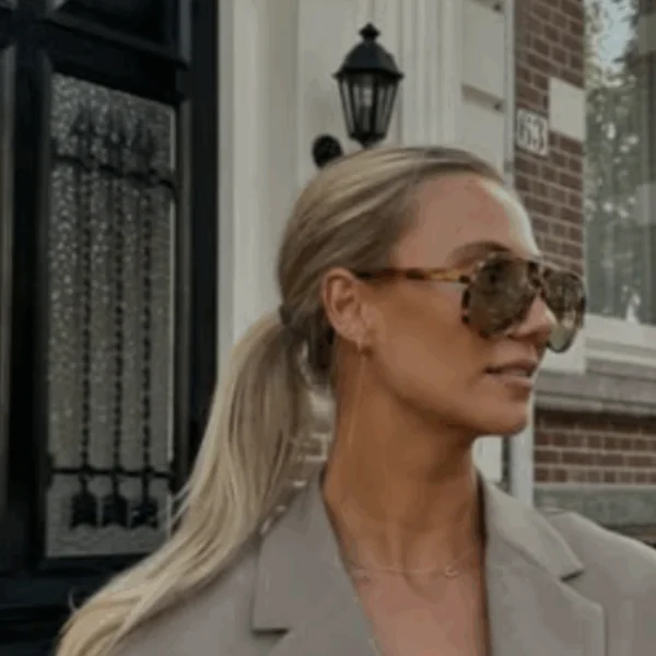 Céline Van Ouytsel valt in zwijm voor haar droomman – ‘En dat is niet Metejoor!’