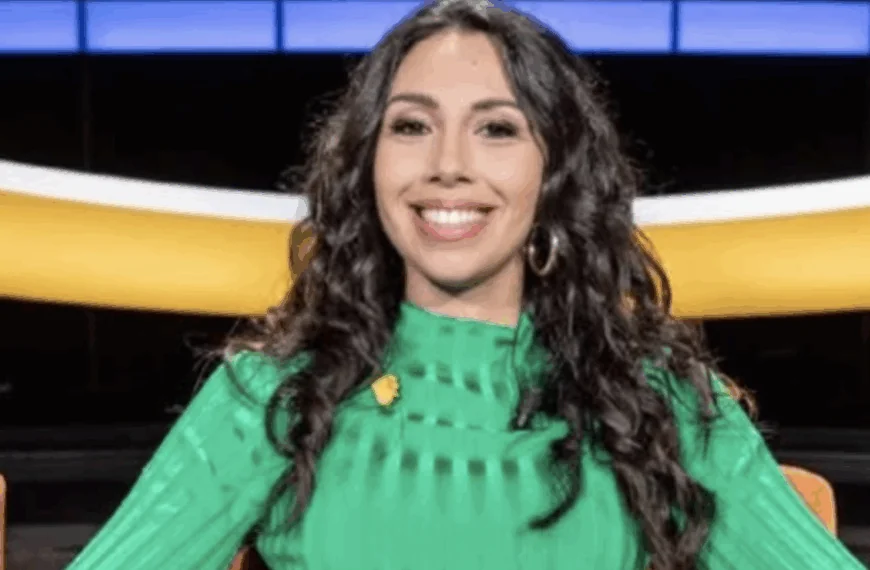 Danira Boukhriss uit de kleren na zwangerschap &ndash; &ldquo;Paniekske, je ziet al mijn vormen nog!&rdquo;