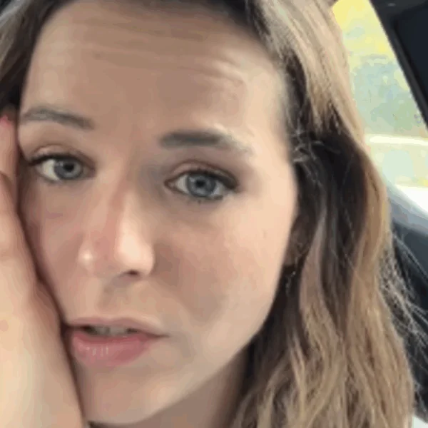 MNM-dj Anke Goergen in tranen na getuigenis over grensoverschrijdend gedrag: ´Vroeg drie keer om te stoppen´