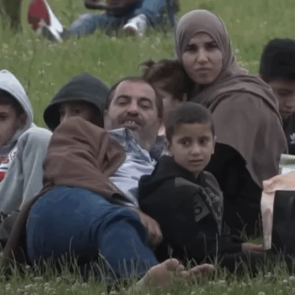 Statushouders genieten van ‘langdurige vakantie’ in thuislanden en behouden woningen in Nederland