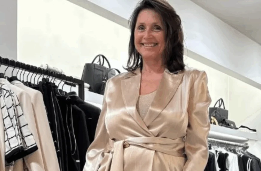 Wendy van Wanten breekt de stilte en klaagt dat haar pensioen niet eens genoeg is voor een jurk