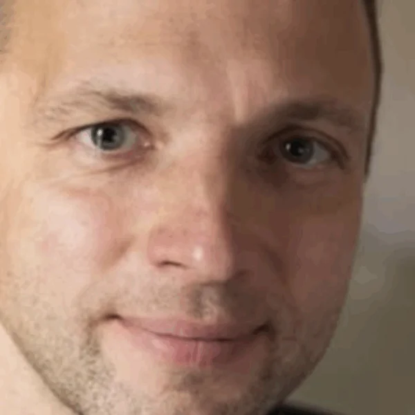 Bram (27) vindt dat mensen met een bijstandsuitkering verplicht vrijwilligerswerk moeten doen