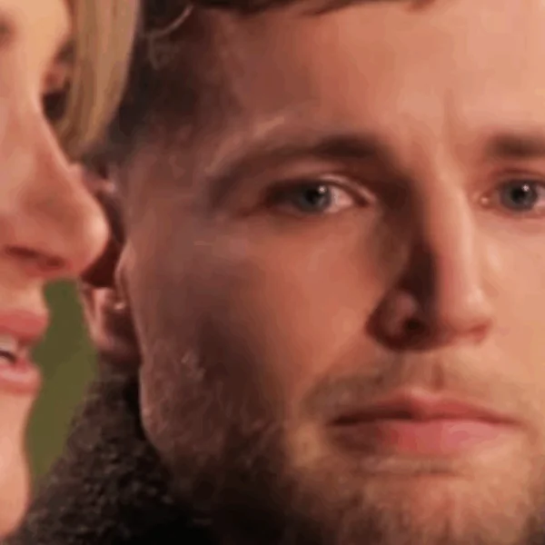 Heftig moment bij Suzan & Freek: zanger barst in tranen uit na aangrijpend verhaal