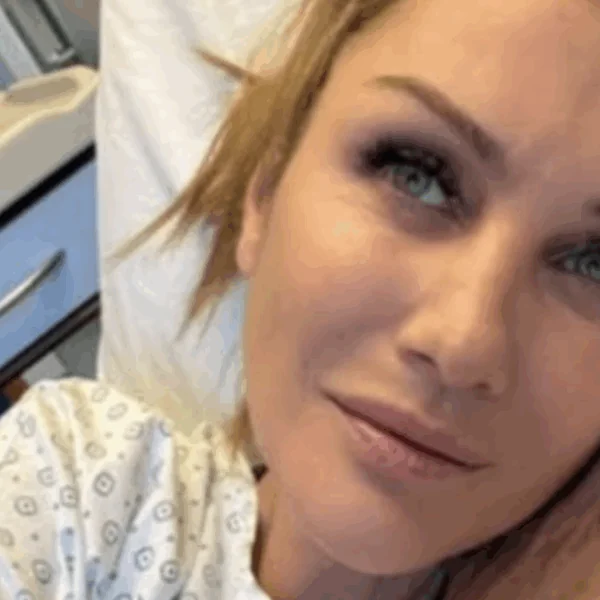 Debby Pfaff brengt fans zwaar aan het schrikken: &lsquo;Ze ligt in het ziekenhuis&rsquo;