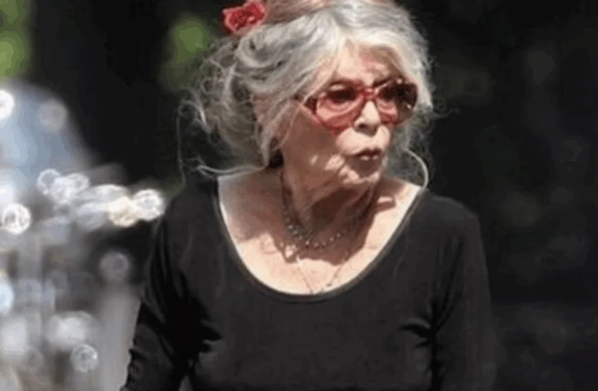 FOTO&rsquo;S 📸 | Kun je haar nog herkennen? Ze is bijna niet meer te herkennen! Ooit veroverde ze de wereld met haar unieke charme en stijl