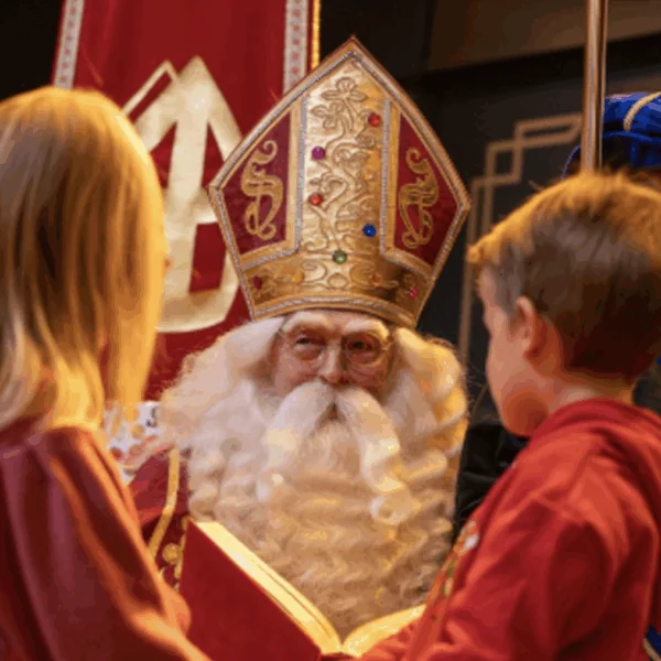 Dit is de échte reden waarom Plopsaland Sinterklaas en Kerstman niet meer welkom zijn: ‘Moslims niet confronteren?’