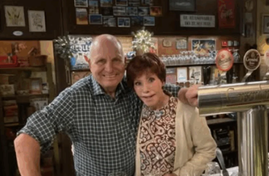 Jef De Smedt deelt eerste beelden van comeback Jacky Lafon in Familie: &lsquo;Zatte Rita is terug!&rsquo;