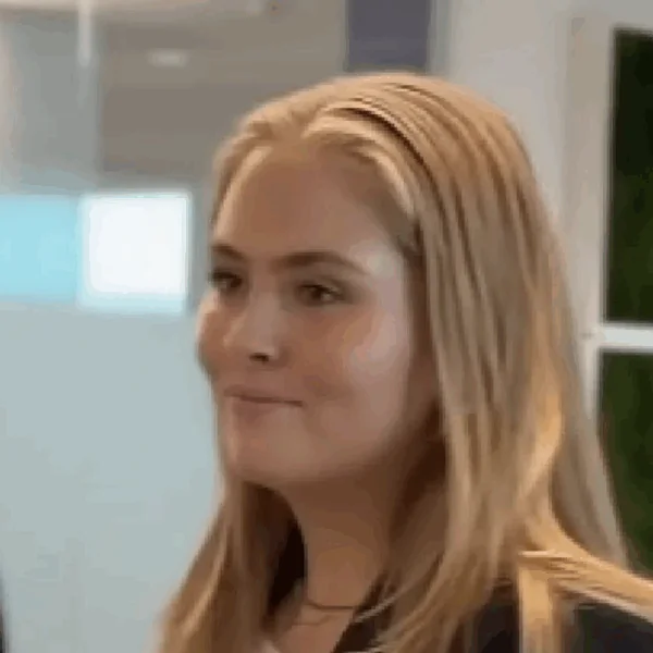 Amalia heeft een nieuwe vriend en dat is een hele bekende (24)