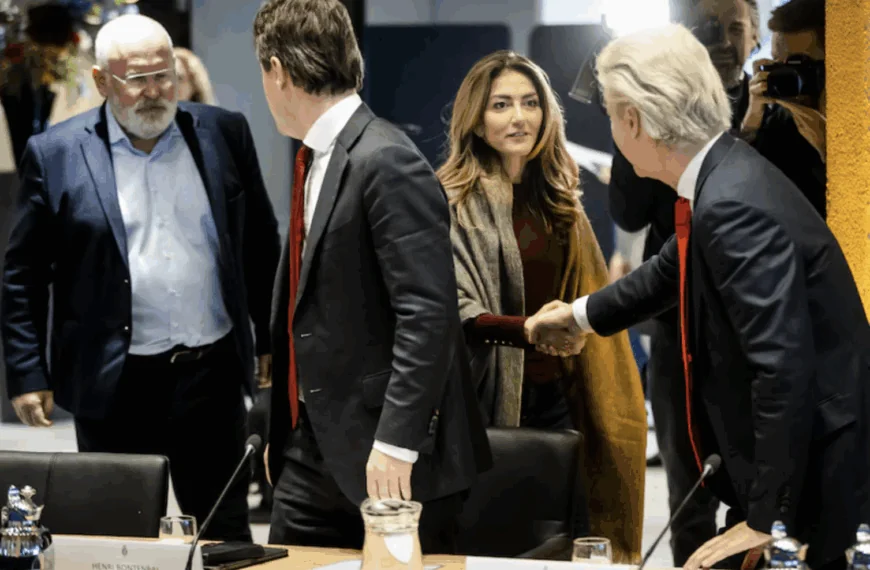 Actuele tussenstand in de peilingen: &lsquo;Opnieuw &eacute;&eacute;n grote verliezer&rsquo;