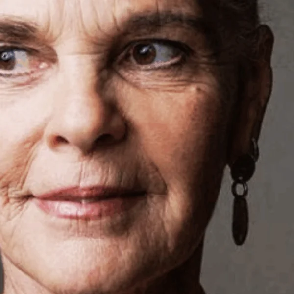 FOTO&rsquo;S | Hollywoodster stopte met acteren en woont nu in een klein stadje waar mensen haar privacy respecteren