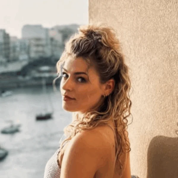 K3-Julia doet heftige onthulling: &lsquo;Deze man sliep in mijn kamer maar durfde niks doen&rsquo;