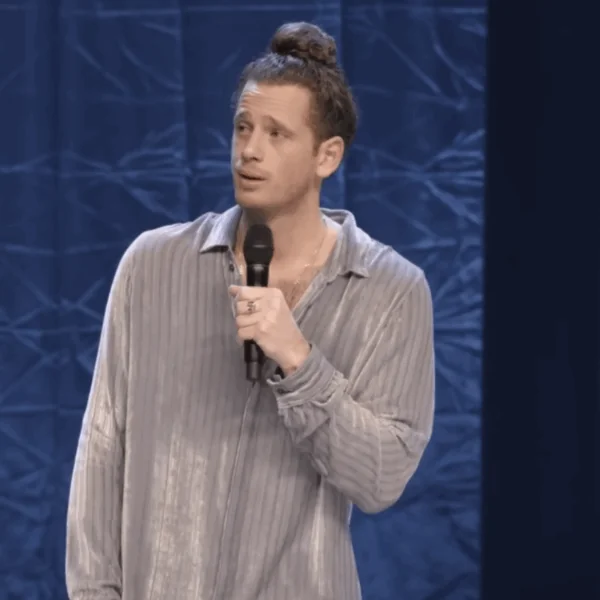 Cabaretier Patrick Laureij onder vuur na wegsturen vrouw met hulphond: &lsquo;Publiek loopt weg&rsquo;