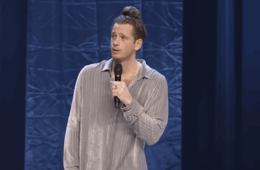 Cabaretier Patrick Laureij onder vuur na wegsturen vrouw met hulphond: &lsquo;Publiek loopt weg&rsquo;