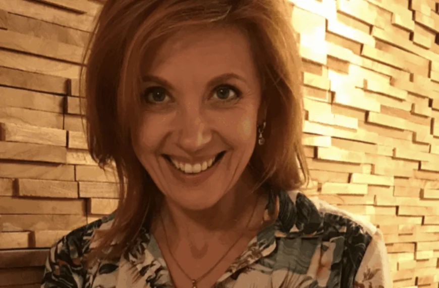 Sandrine Andr&eacute; keert na 25 jaar terug: &ldquo;Of je mij naakt gaat zien?&rdquo;