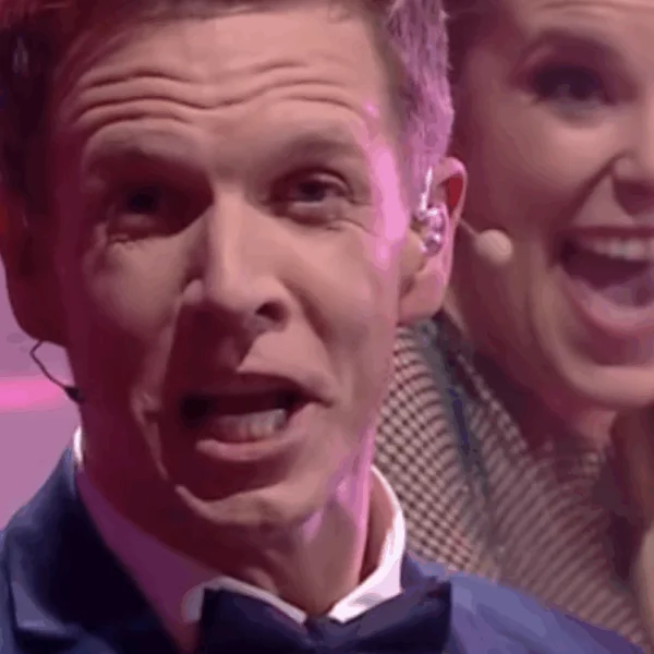 James Cooke omvergeblazen door Masked Singer: &lsquo;Zoiets heb ik nog nooit gezien&rsquo;