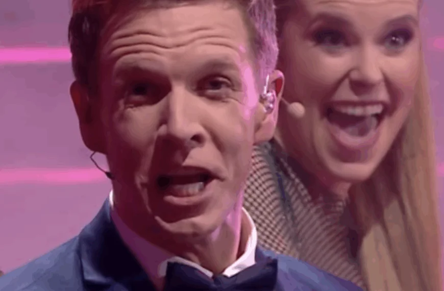 James Cooke omvergeblazen door Masked Singer: &lsquo;Zoiets heb ik nog nooit gezien&rsquo;