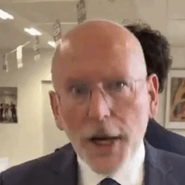 Frans Timmermans en Jesse Klaver nemen bizar filmpje op en worden gesloopt