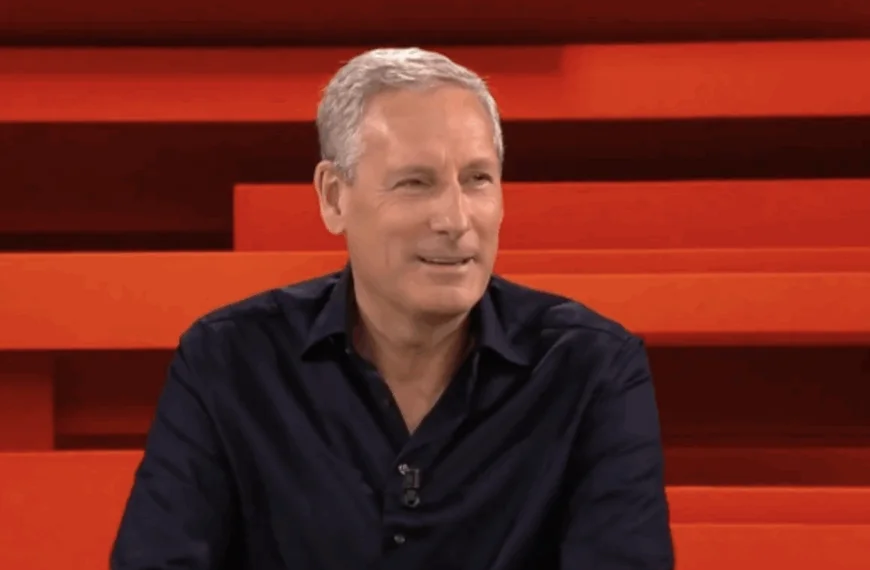 Gert Verhulst beklaagt zich over K3&rsquo;tje: &lsquo;Altijd dezelfde die te laat is&rsquo;