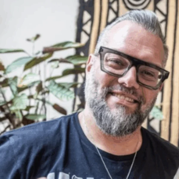 Alex Agnew toont zijn gouden hart: &lsquo;Dit kan miljoenen levens redden&rsquo;