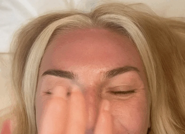 Nederlandse dame was na een avondje stappen ergens beland.. Ze belt haar vriendin op om te laten zien waar ze is